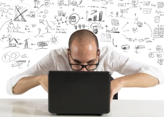 FORMATION CERTIFIANTE EN OPÉRATEUR IA POLYVALENT